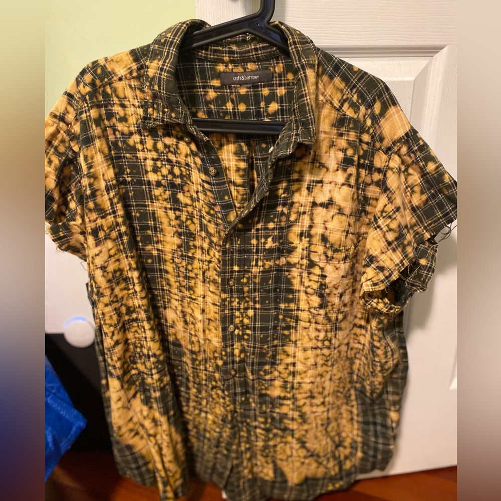 Croft & Barrow shirt sleeves acid wash shirt